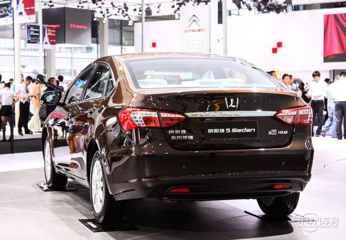 2014款 荣耀导航版 1.8T 手动经典型
