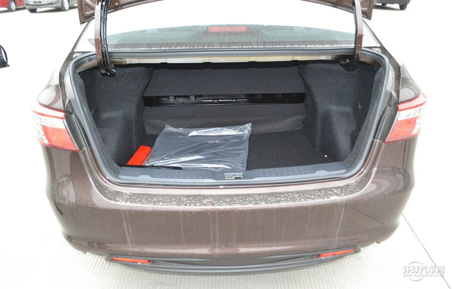 2014款 荣耀导航版 1.8T 手动精致型