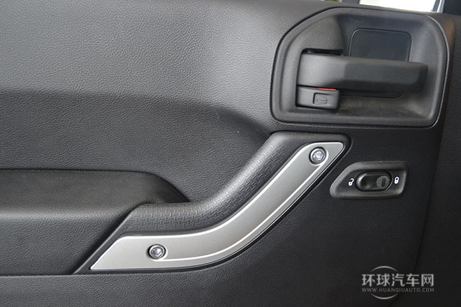 2013款 3.6L 两门版 Sahara
