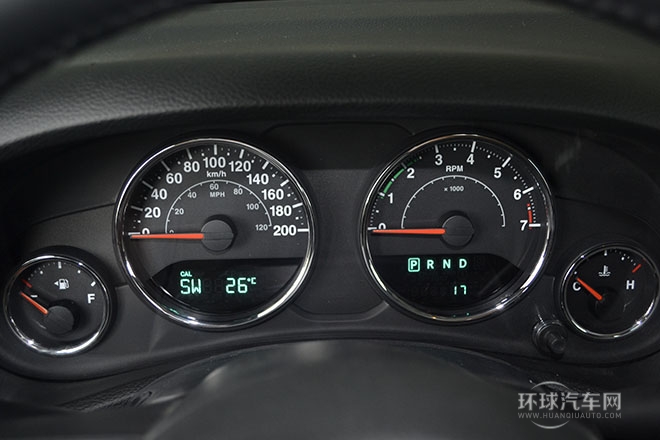 2013款 3.6L 两门版 Sahara