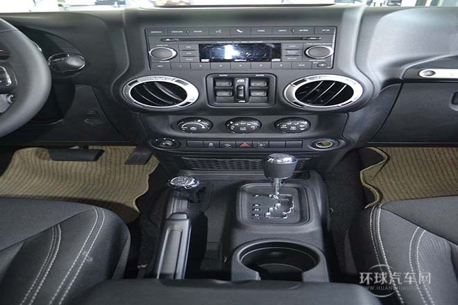 2014款 3.0L 四门版 Sahara