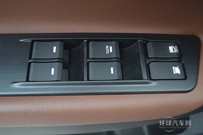 2013款 1.8T 自动四驱至尊版
