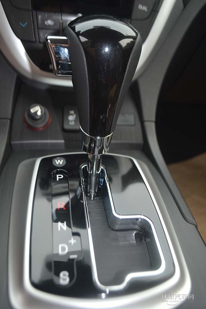 2013款 1.8T 自动四驱至尊版