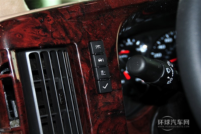 2014款 5.3L 领袖版