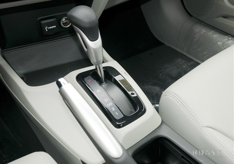 2014款 1.8L 自动豪华版