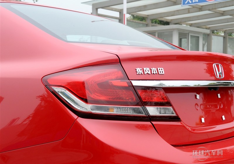 2014款 1.8L 自动豪华版