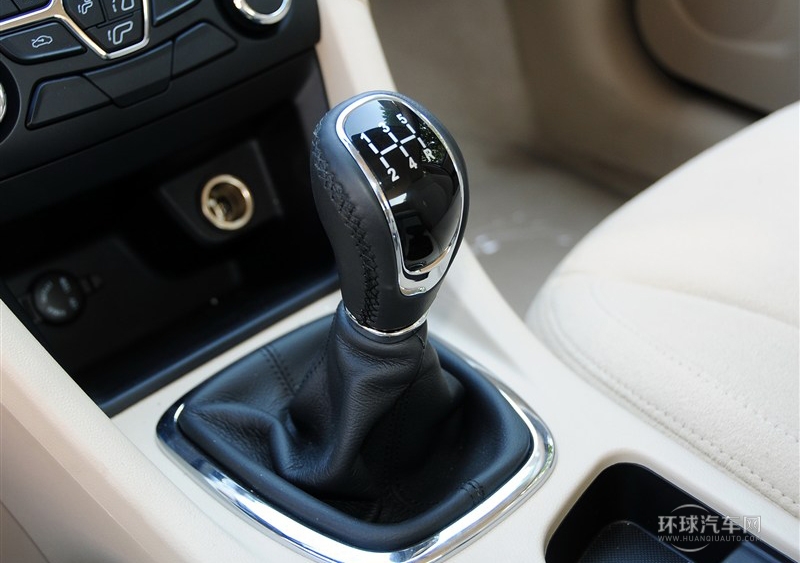 2013款 1.6L DVVT 手动致领版