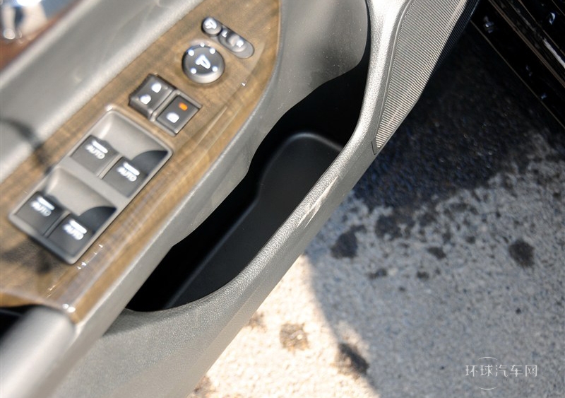 2014款 3.0L VTI 尊贵版
