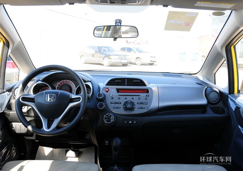 2011款 1.5L 自动豪华版
