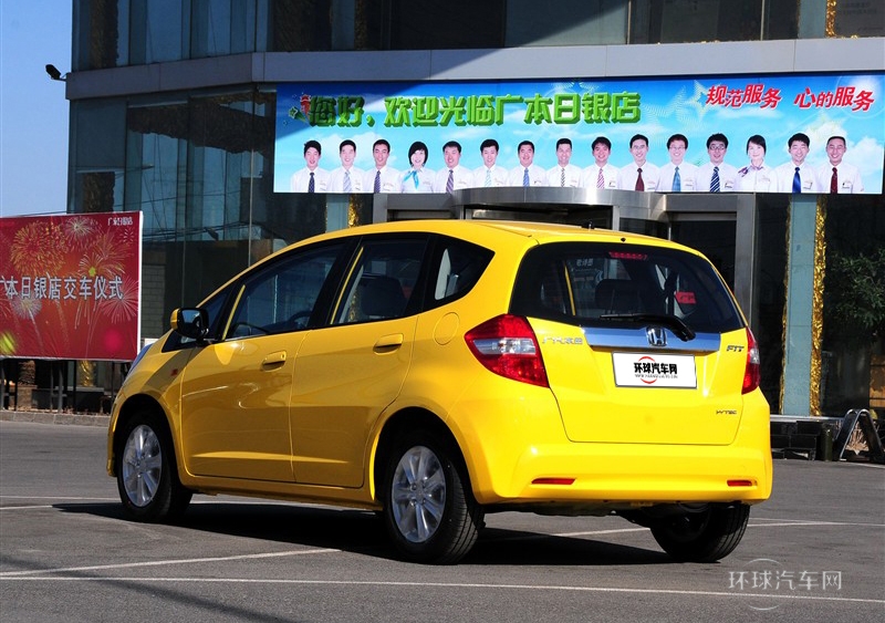 2011款 1.5L 自动豪华版