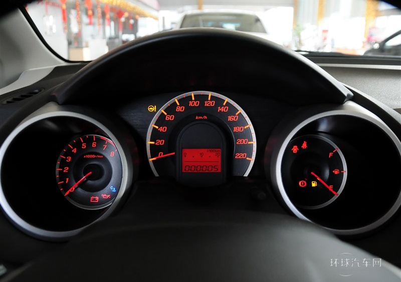 2011款 1.3L 手动舒适版