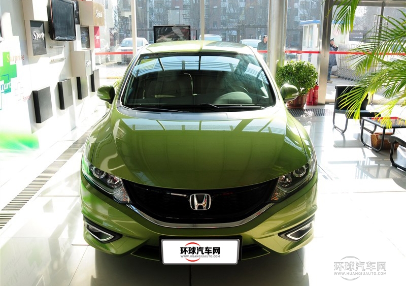 2013款 1.8L 自动舒适版 6座