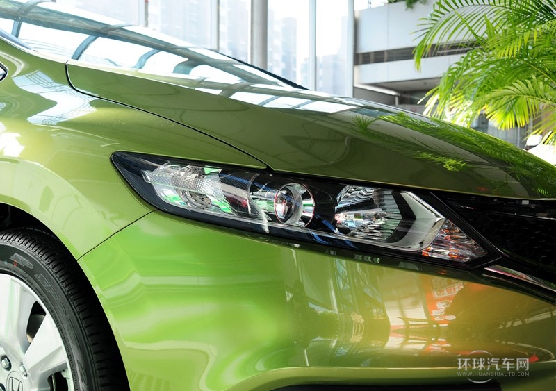 2013款 1.8L 自动舒适版 6座