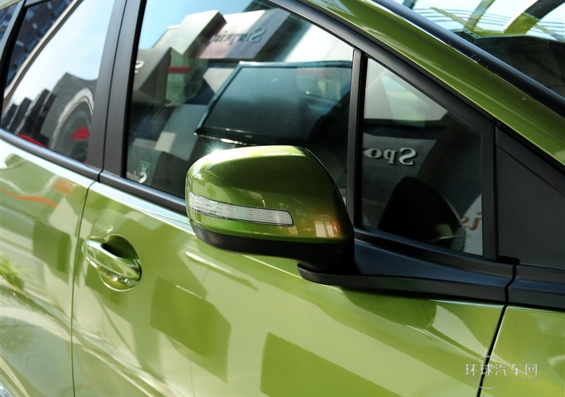 2013款 1.8L 自动舒适版 6座