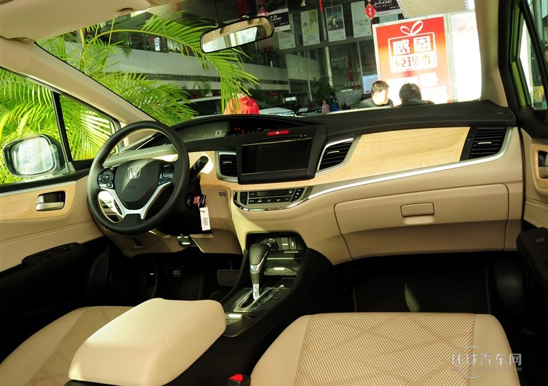2013款 1.8L 自动舒适版 5座