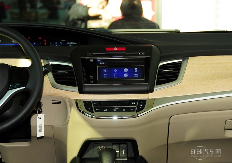 2013款 1.8L 自动舒适版 5座