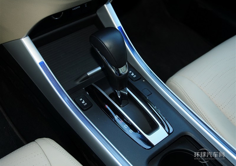 2013款 1.8L 自动舒适版 5座