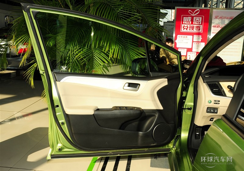 2013款 1.8L 自动舒适版 5座