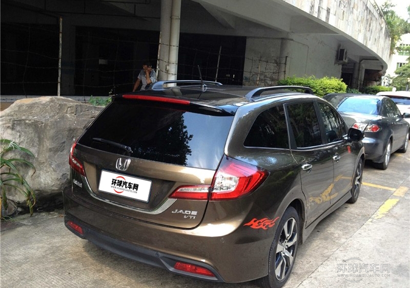 2013款 1.8L CVT豪华版 6座