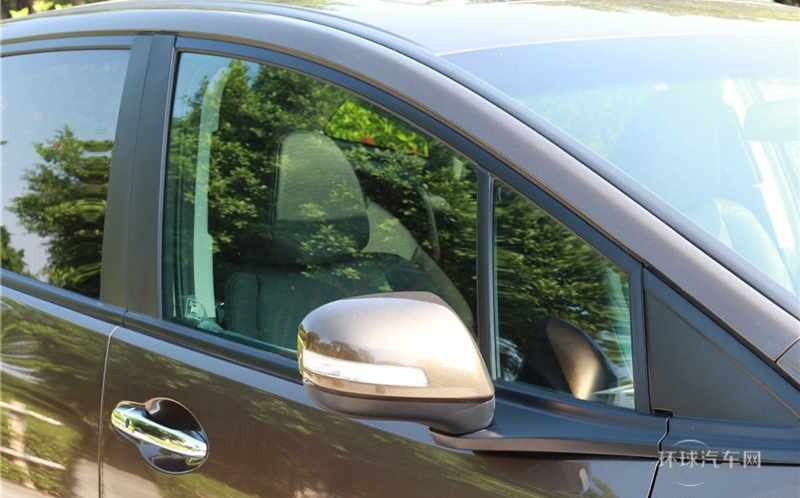 2013款 1.8L CVT豪华版 6座