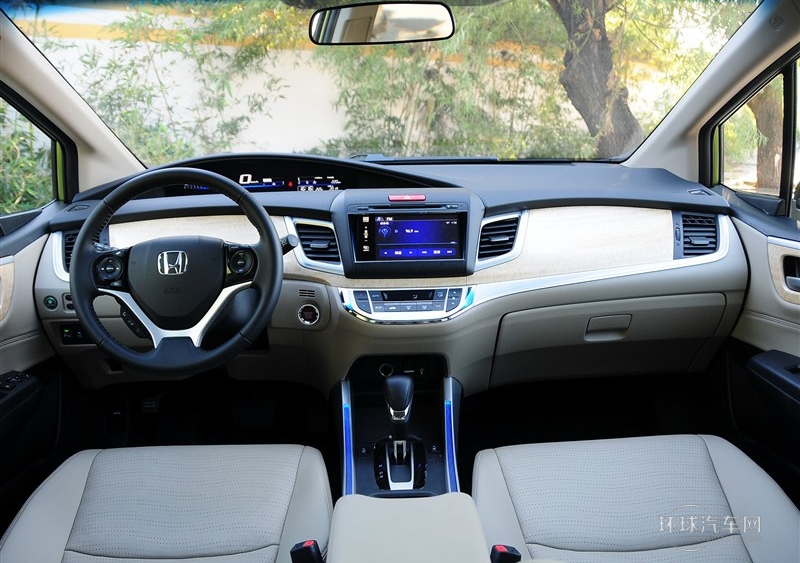 2013款 1.8L CVT豪华版 5座