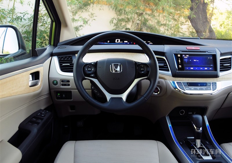 2013款 1.8L CVT豪华版 5座