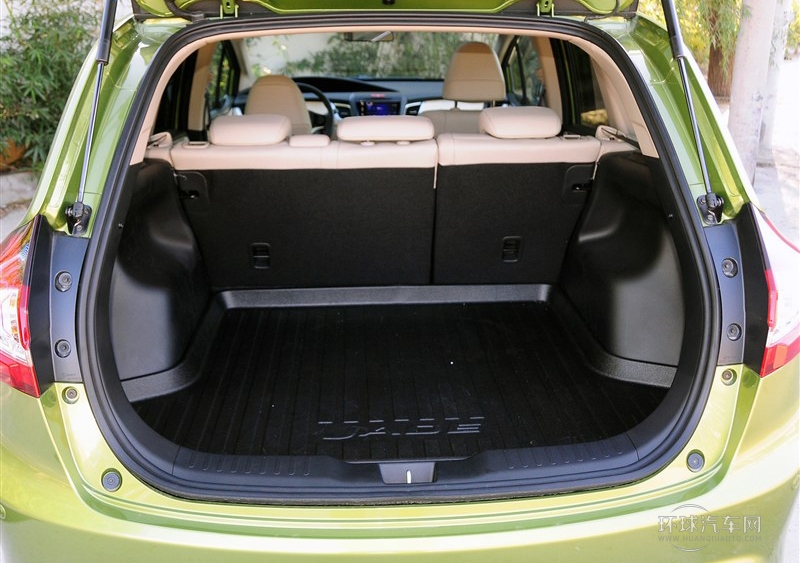 2013款 1.8L CVT豪华版 5座