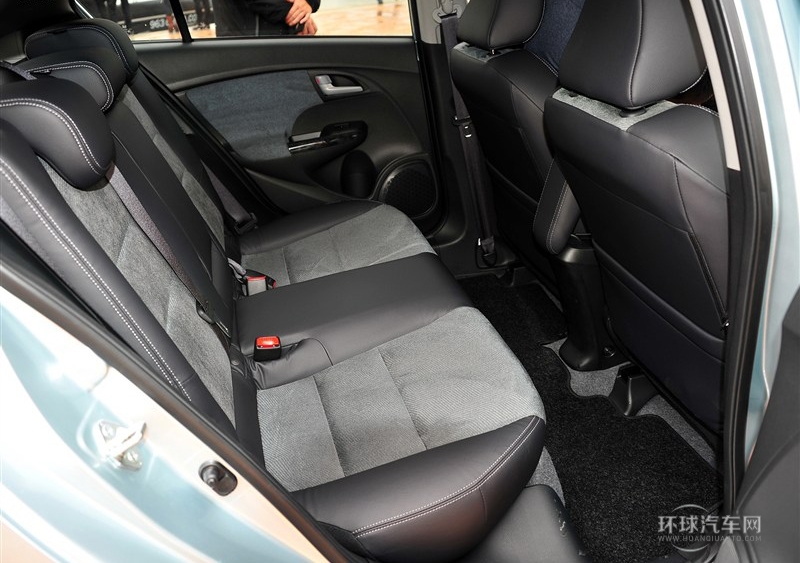 2013款 1.3L 标准型