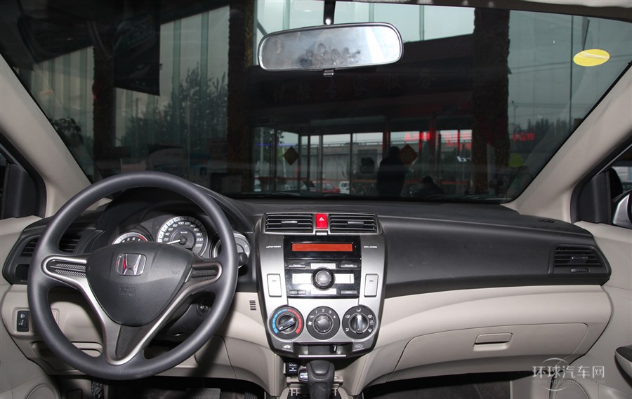 2012款 1.8L 自动舒适版