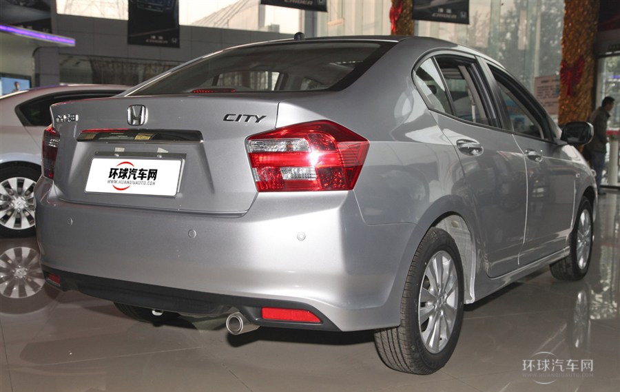 2012款 1.8L 自动舒适版