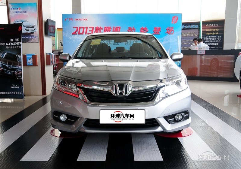 2013款 1.8L 自动豪华版