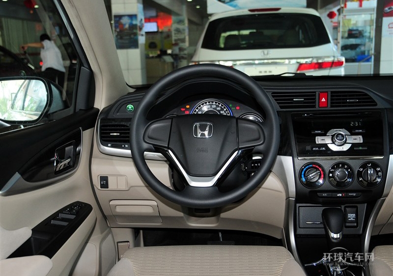 2013款 1.8L 自动舒适版