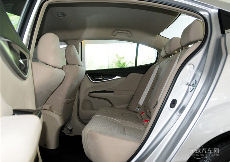 2013款 1.8L 自动舒适版