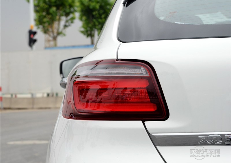 2014款 两厢 1.6T 自动致臻型(白色)
