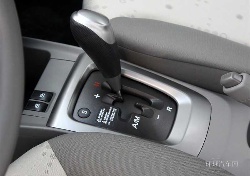 2013款 三厢 1.2L EMT理想版