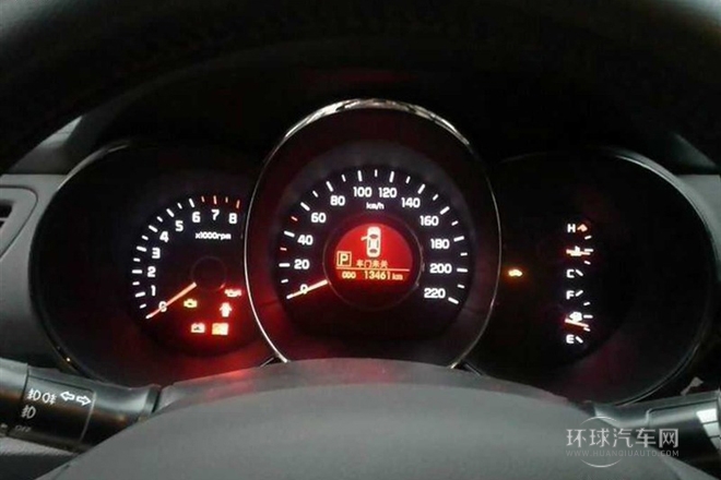 2012款 两厢 1.4L MT GLS纪念版