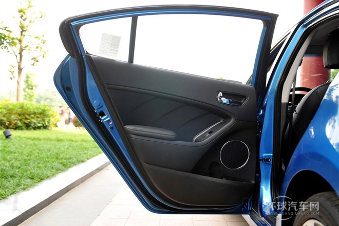 2013款 1.8L 自动Premium