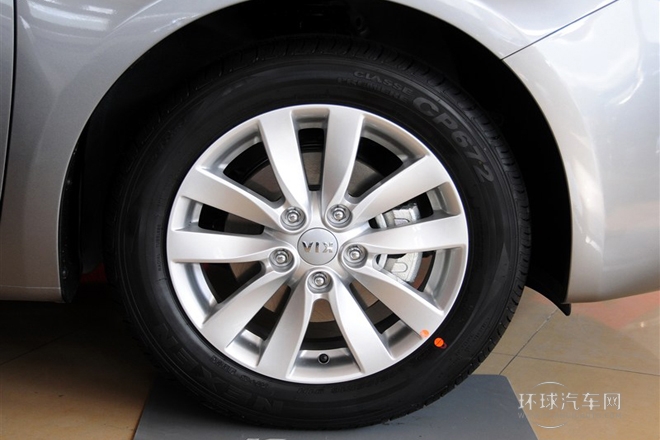 2013款 1.6L 自动DLX