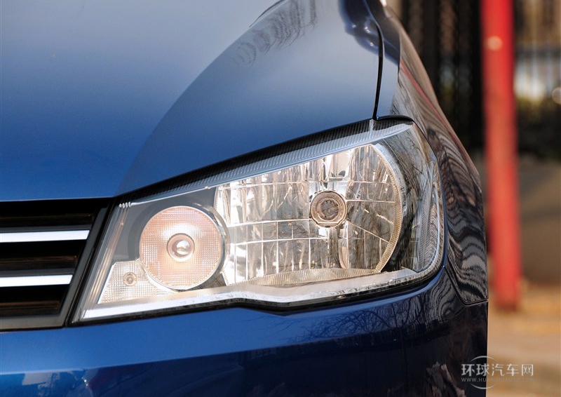 2013款 1.6L 自动豪华型