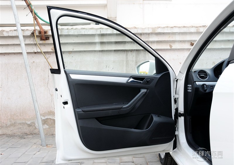 2013款 1.6L 自动舒适型