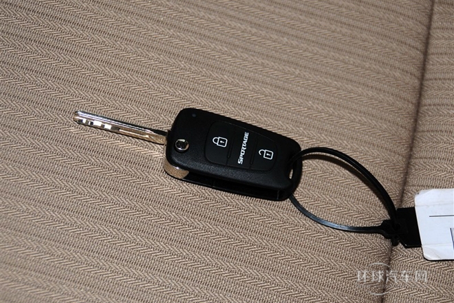2013款 2.0L 自动两驱版GL