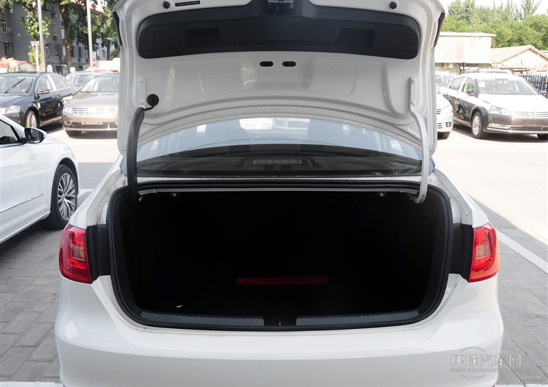 2014款 改款 1.6L 手动时尚型