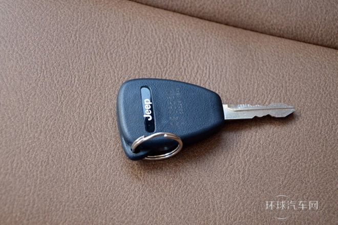 2013款 3.6L 四门版 Sahara