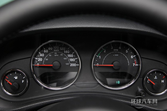 2013款 3.6L 四门版 Sahara