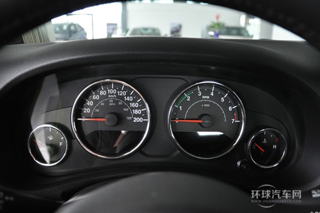 2013款 3.6L 两门版 Sahara