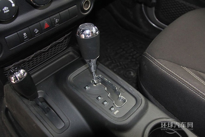 2014款 3.0L 四门版 Sahara