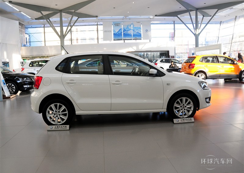 2013款 1.6L 自动豪华版