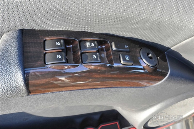 2013款 2.0L 手动四驱版GLS