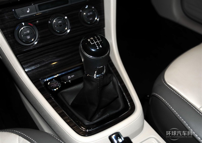 2013款 1.4TSI 手动豪华型