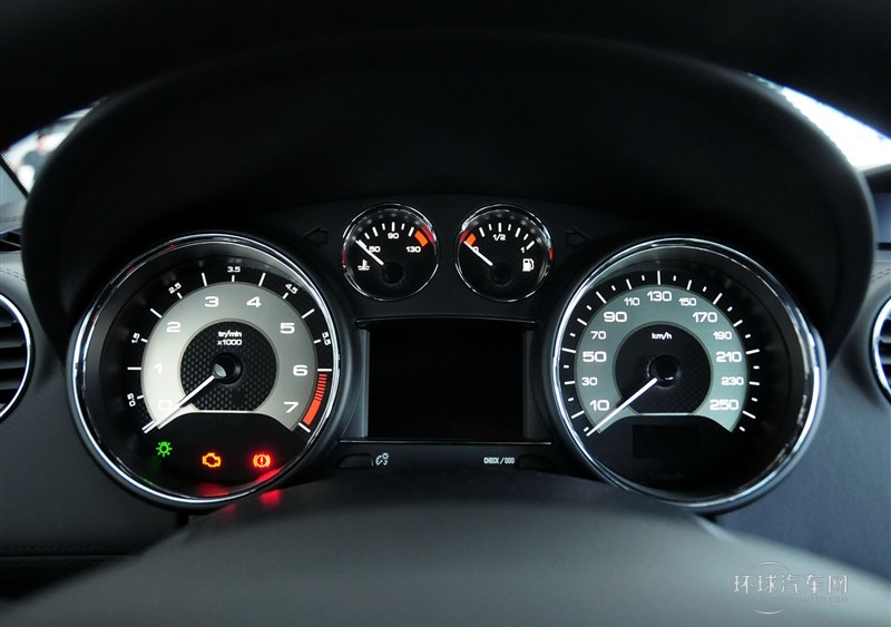 2014款 1.6T 豪华版深色风格